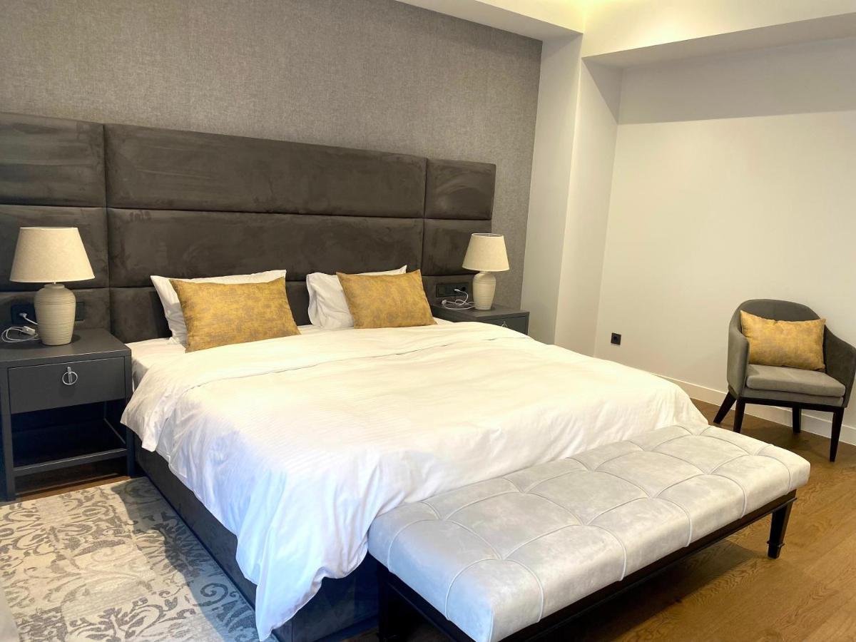 Heart Of Yerevan - City Center Luxury Apartments Екстериор снимка