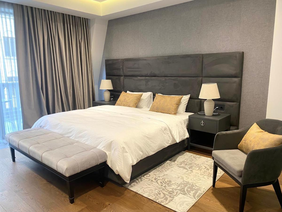 Heart Of Yerevan - City Center Luxury Apartments Екстериор снимка