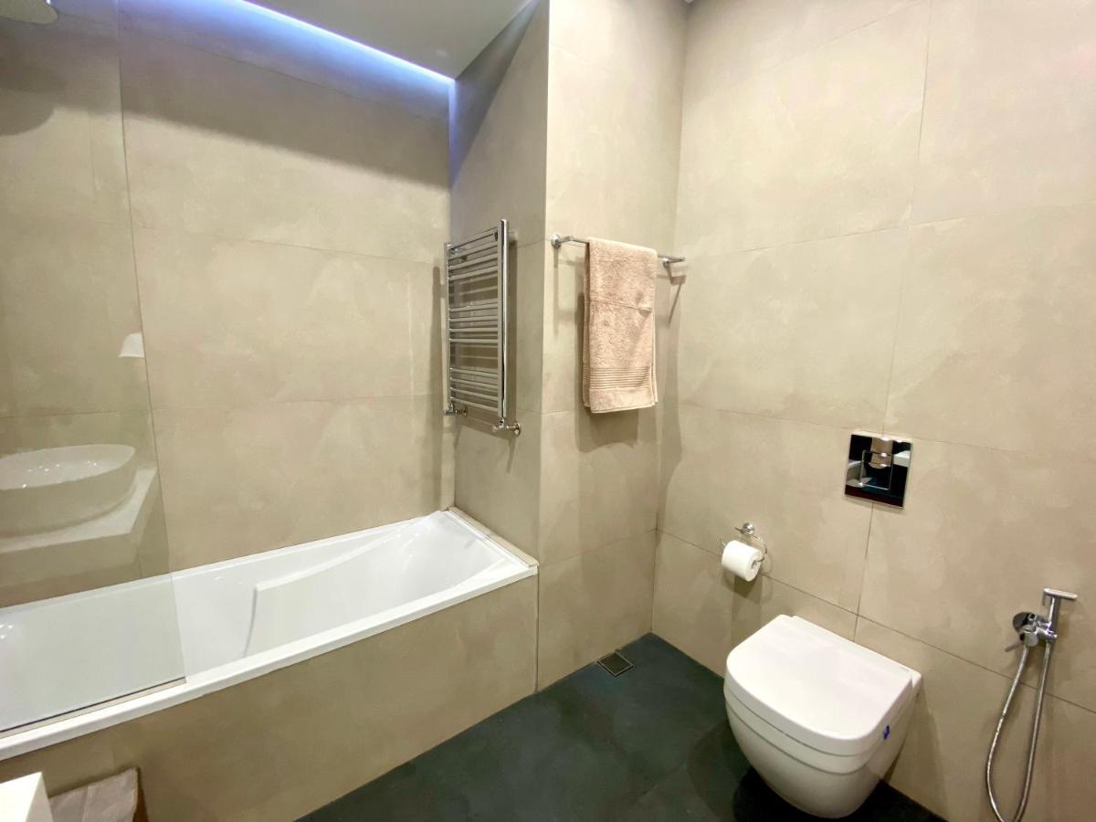 Heart Of Yerevan - City Center Luxury Apartments Екстериор снимка