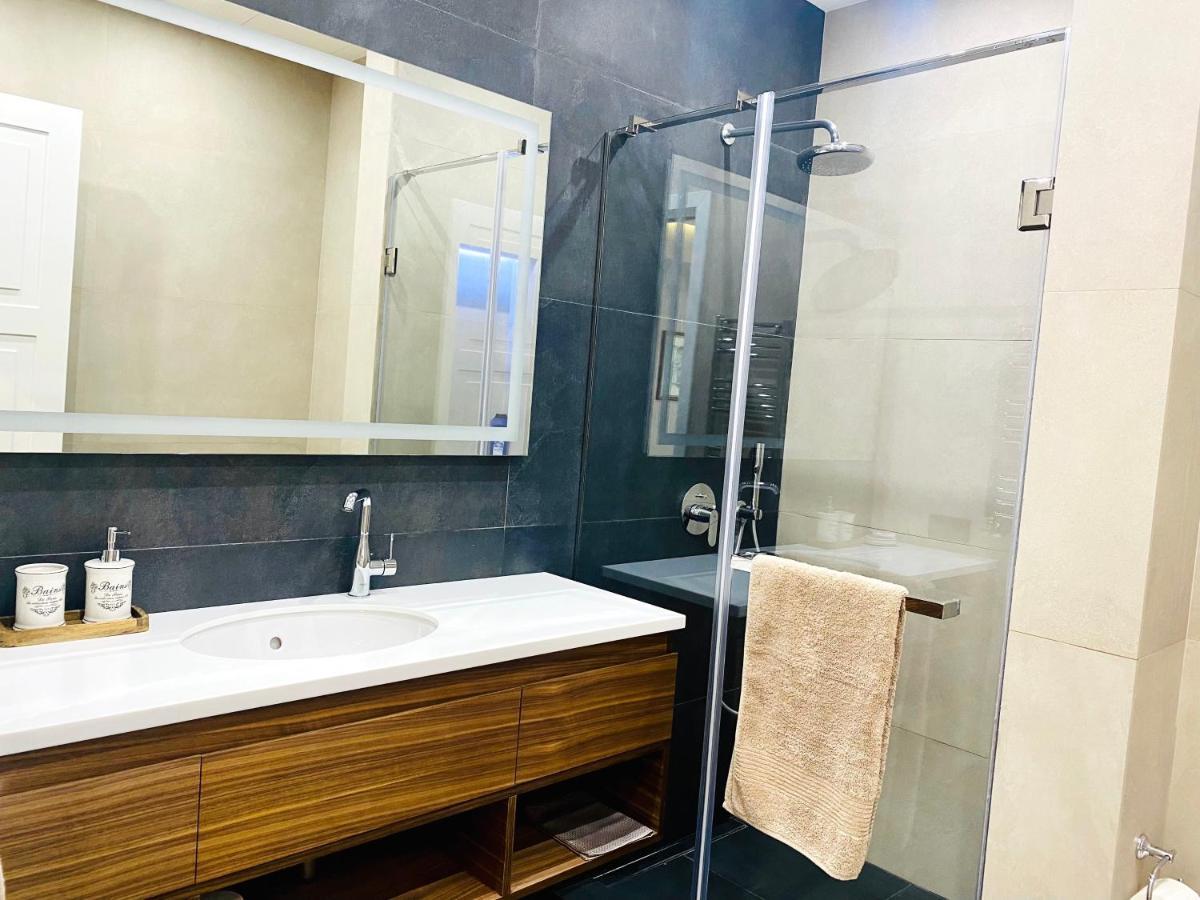 Heart Of Yerevan - City Center Luxury Apartments Екстериор снимка