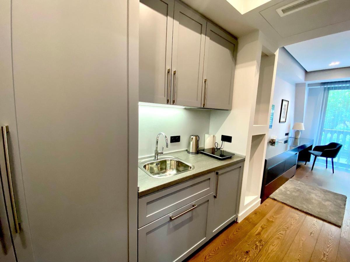 Heart Of Yerevan - City Center Luxury Apartments Екстериор снимка