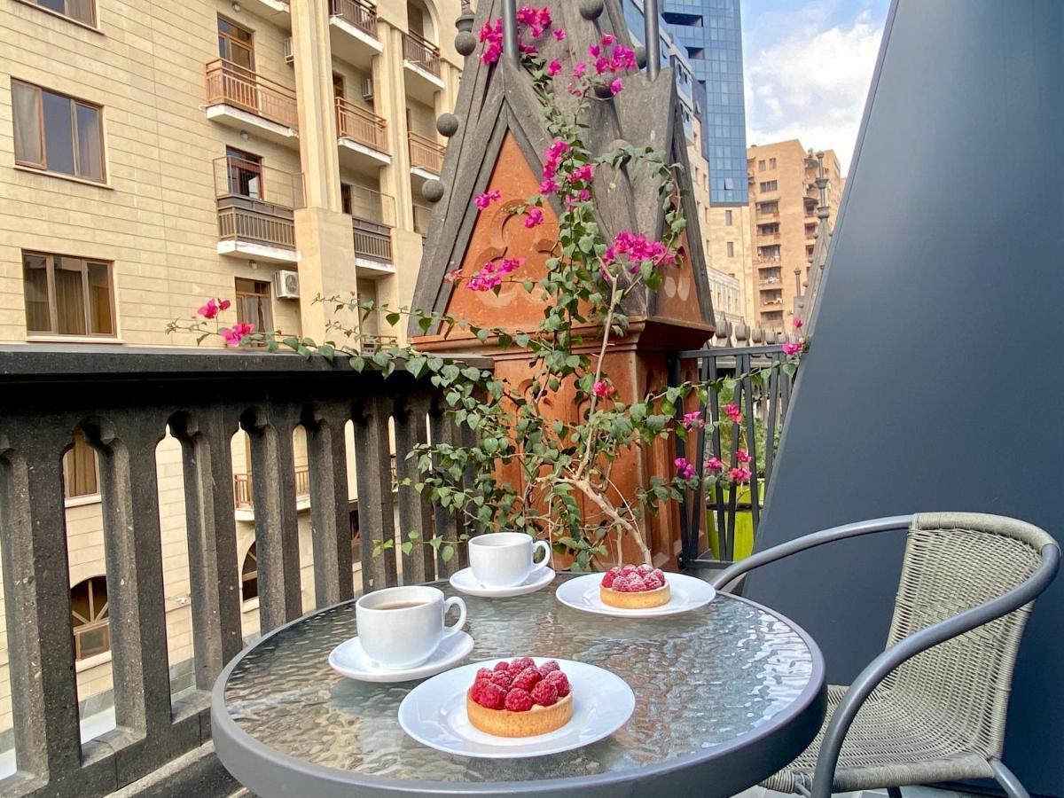Heart Of Yerevan - City Center Luxury Apartments Екстериор снимка